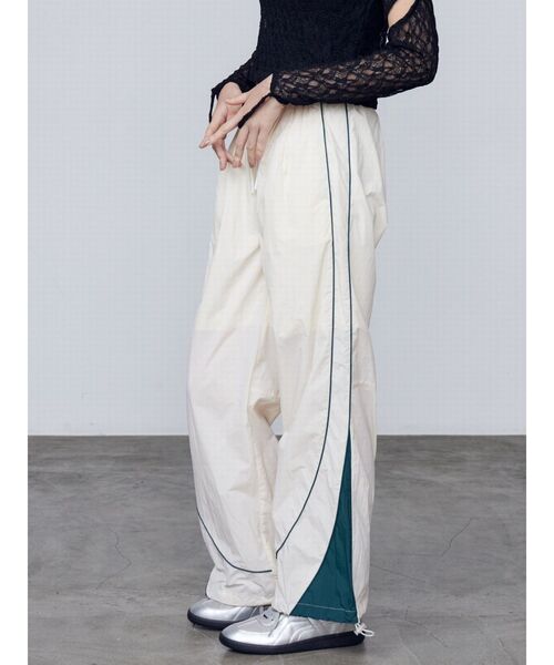 EMODA（エモダ）の「ナイロンラインパンツ（その他パンツ・レディース・アイボリー/ブラック/ネイビー・FREE）」の11枚目の写真