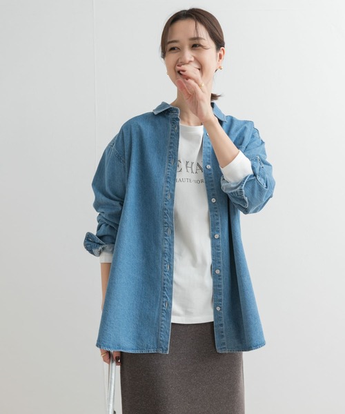 URBAN RESEARCH DOORS(アーバンリサーチドアーズ)の「デニムレギュラーカラーシャツ(シャツ/ブラウス・レディース・インディゴブルー/ライトインディゴブルー・MEDIUM)」の4枚目の写真