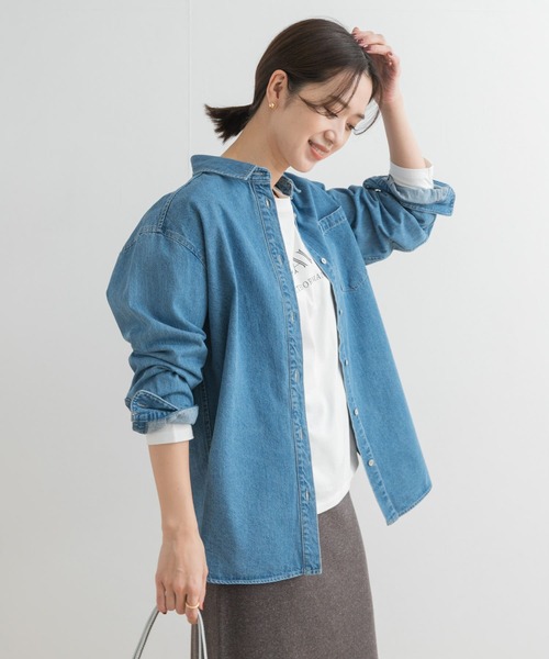URBAN RESEARCH DOORS(アーバンリサーチドアーズ)の「デニムレギュラーカラーシャツ(シャツ/ブラウス・レディース・インディゴブルー/ライトインディゴブルー・MEDIUM)」の10枚目の写真