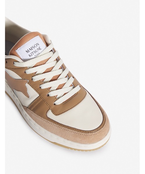 人気 MAISON KITSUNE ブラウン&オフホワイト Chiru スニーカー CHIRU TRAINERS(スニーカー)|Maison Kitsune(メゾンキツネ