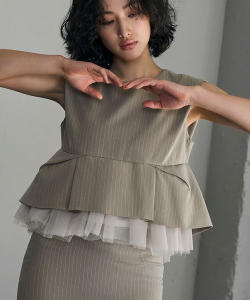 girl(ガール)の「チュールドッキングペプラムトップス タイトスカート セットアップ 2点セット 結婚式 スカートドレス パーティードレス オケージョンドレス お呼ばれ 二次会 成人式 同窓会 謝恩会(ドレス・レディース・ベージュ/ブラック・M/L)」の5枚目の写真