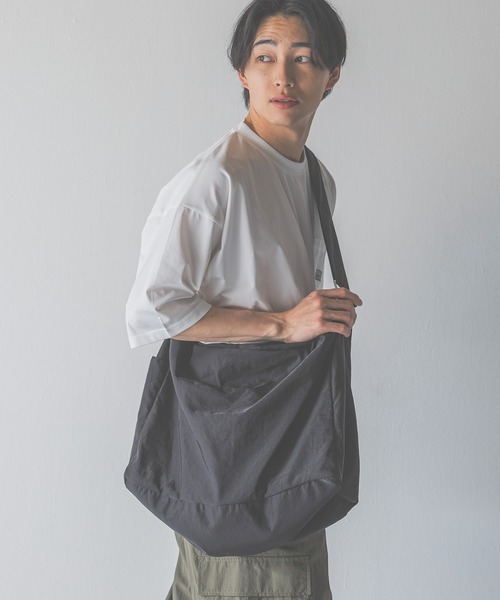 【セール】ナイロンスクエアショルダーBAG(ショルダーバッグ)|LOWRYS FARM(ローリーズファーム)のファッション通販 - ZOZOTOWN