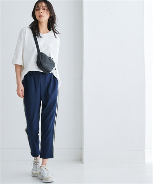 nissen(ニッセン)の「綿100%バスク折り返し袖Ⅴネックトップス(UVカット)<大きいサイズ有>(Tシャツ/カットソー・レディース・オフホワイト/ブラック/ベージュ/グリーン/ダークグレー/ピンク/ブルー・L~LL/3L~4L/S~M)」の11枚目の写真