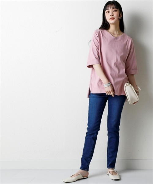 nissen(ニッセン)の「綿100%バスク折り返し袖Ⅴネックトップス(UVカット)<大きいサイズ有>(Tシャツ/カットソー・レディース・オフホワイト/ブラック/ベージュ/グリーン/ダークグレー/ピンク/ブルー・L~LL/3L~4L/S~M)」の16枚目の写真