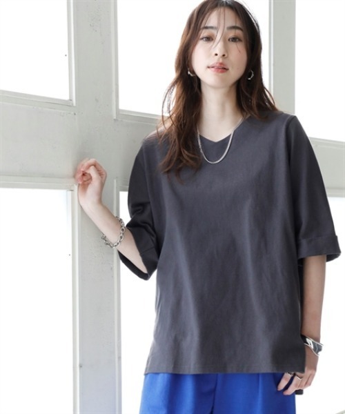 nissen(ニッセン)の「綿100%バスク折り返し袖Ⅴネックトップス(UVカット)<大きいサイズ有>(Tシャツ/カットソー・レディース・オフホワイト/ブラック/ベージュ/グリーン/ダークグレー/ピンク/ブルー・L~LL/3L~4L/S~M)」の8枚目の写真
