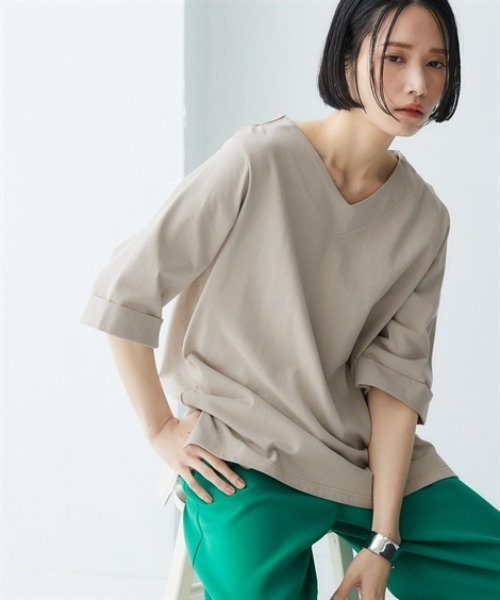 nissen(ニッセン)の「綿100%バスク折り返し袖Ⅴネックトップス(UVカット)<大きいサイズ有>(Tシャツ/カットソー・レディース・オフホワイト/ブラック/ベージュ/グリーン/ダークグレー/ピンク/ブルー・L~LL/3L~4L/S~M)」の22枚目の写真
