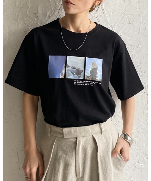She's Closet(シーズクローゼット)の「オーバーサイズ半袖ロゴフォトプリントTシャツ(Tシャツ/カットソー・レディース・ブラック系その他2/ホワイト系その他/ホワイト系その他2/ブラック系その他/ブラック/ホワイト・FREE)」の11枚目の写真