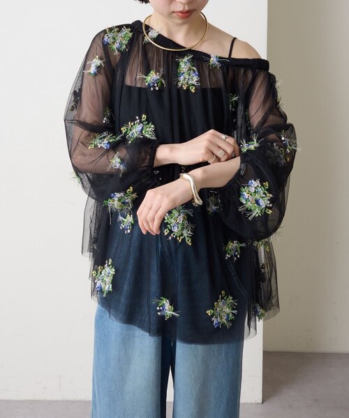 Omekashi（オメカシ）の「チュール刺繍ブラウス（シャツ