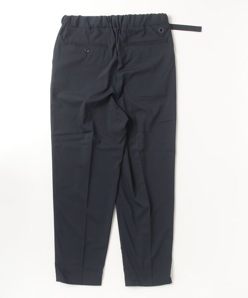 White Mountaineering Wardrobe(ホワイトマウンテニアリング ワードローブ)の「1TUCK BELTED PANTS(スラックス・メンズ・ネイビー/ブラック/グレー・1/000)」の4枚目の写真