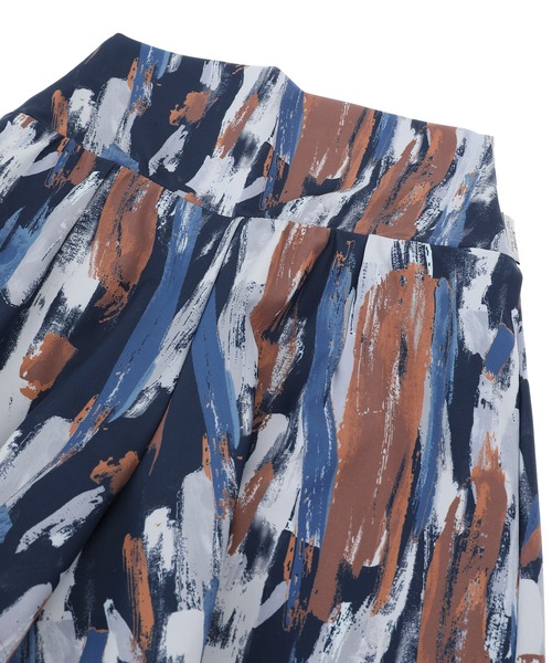 Julier Yoga and Relax(ジュリエヨガアンドリラックス)の「Julier Vertical brushプリントショートパンツ(その他パンツ・レディース・ブルー系その他/グレー×ホワイト/ホワイト×グレー・1/0)」の15枚目の写真