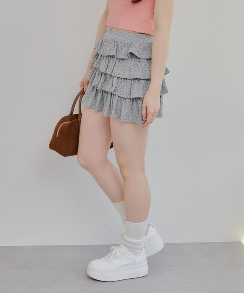 continuer de NICE CLAUP(コンティニューデナイスクラップ)の「小花柄カットティアードミニスカート(スカート・レディース・グレー/オフホワイト・FREE)」の18枚目の写真