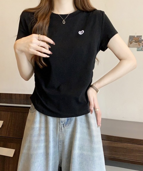 Lace Ladies(レースレディース)の「ハート刺繍 シャーリング クルーネック 半袖 Tシャツ(Tシャツ/カットソー・レディース・ホワイト/グレー/ブラック・M/XL)」の4枚目の写真