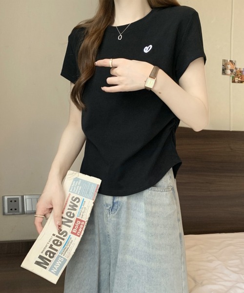 Lace Ladies(レースレディース)の「ハート刺繍 シャーリング クルーネック 半袖 Tシャツ(Tシャツ/カットソー・レディース・ホワイト/グレー/ブラック・M/XL)」の6枚目の写真