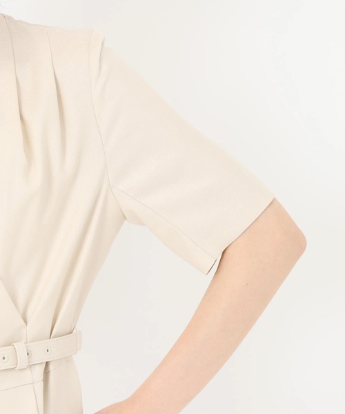 STRAWBERRY-FIELDS（ストロベリーフィールズ）の「ジュエルストレッチ_カシュクールワンピース（ワンピース・レディース・ネイビー/ライトベージュ・2）」の9枚目の写真