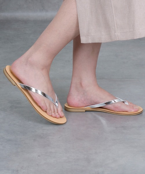 NICOLAS LAINAS（ニコラスライナス）の「【NICOLAS LAINAS】フラットトングサンダル（サンダル・レディース・ブラック/シルバー系/ブラック×ゴールド・36/37/38）」の7枚目の写真