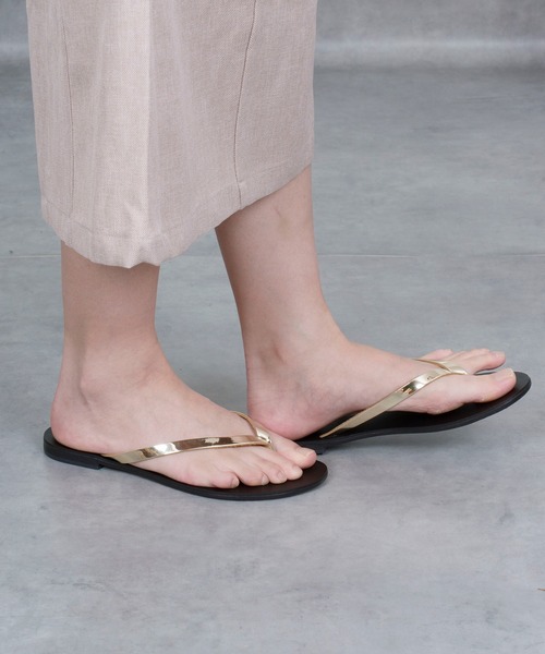 NICOLAS LAINAS（ニコラスライナス）の「【NICOLAS LAINAS】フラットトングサンダル（サンダル・レディース・ブラック/シルバー系/ブラック×ゴールド・36/37/38）」の9枚目の写真