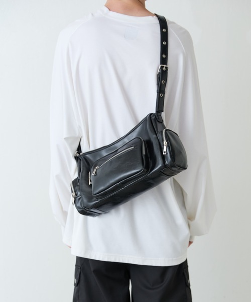 Lui's(ルイス)の「【Neucon/ニューコン】マルチポケットレザーショルダーバッグ(ショルダーバッグ・メンズ・グリーン/ブラック・FREE)」の17枚目の写真