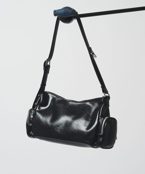 Lui's(ルイス)の「【Neucon/ニューコン】マルチポケットレザーショルダーバッグ(ショルダーバッグ・メンズ・グリーン/ブラック・FREE)」の3枚目の写真