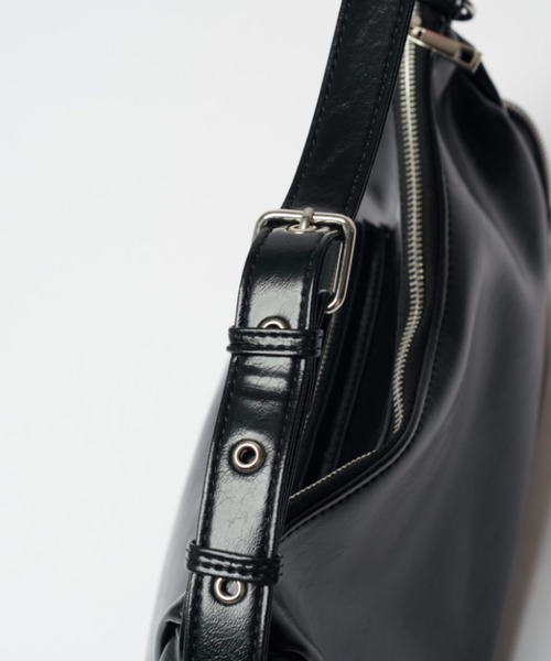 Lui's(ルイス)の「【Neucon/ニューコン】マルチポケットレザーショルダーバッグ(ショルダーバッグ・メンズ・グリーン/ブラック・FREE)」の10枚目の写真