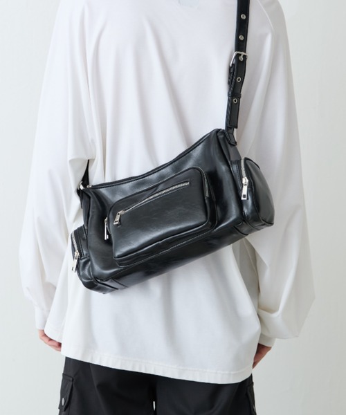 Lui's(ルイス)の「【Neucon/ニューコン】マルチポケットレザーショルダーバッグ(ショルダーバッグ・メンズ・グリーン/ブラック・FREE)」の12枚目の写真