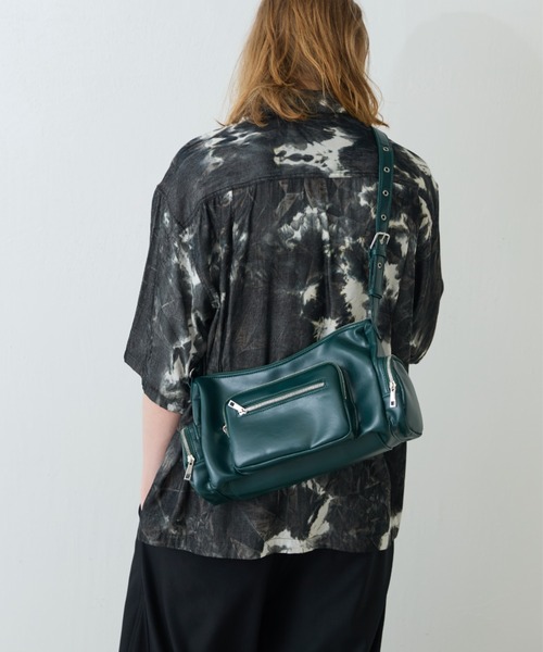 Lui's(ルイス)の「【Neucon/ニューコン】マルチポケットレザーショルダーバッグ(ショルダーバッグ・メンズ・グリーン/ブラック・FREE)」の22枚目の写真