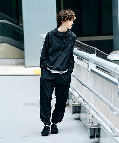 417 EDIFICE（フォーワンセブンエディフィス）の「《追加》"超冷感" UVCUT Freezetec パーカー（パーカー・メンズ・ベージュ/ブラック/チャコールグレー・SMALL/MEDIUM/LARGE）」の8枚目の写真