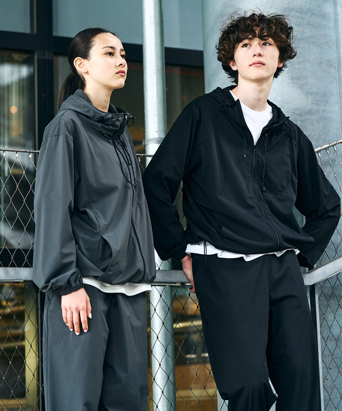 417 EDIFICE（フォーワンセブンエディフィス）の「《追加》"超冷感" UVCUT Freezetec パーカー（パーカー・メンズ・ベージュ/ブラック/チャコールグレー・SMALL/MEDIUM/LARGE）」の7枚目の写真