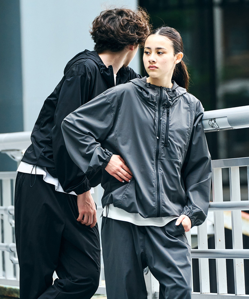 417 EDIFICE（フォーワンセブンエディフィス）の「《追加》"超冷感" UVCUT Freezetec パーカー（パーカー・メンズ・ベージュ/ブラック/チャコールグレー・SMALL/MEDIUM/LARGE）」の5枚目の写真