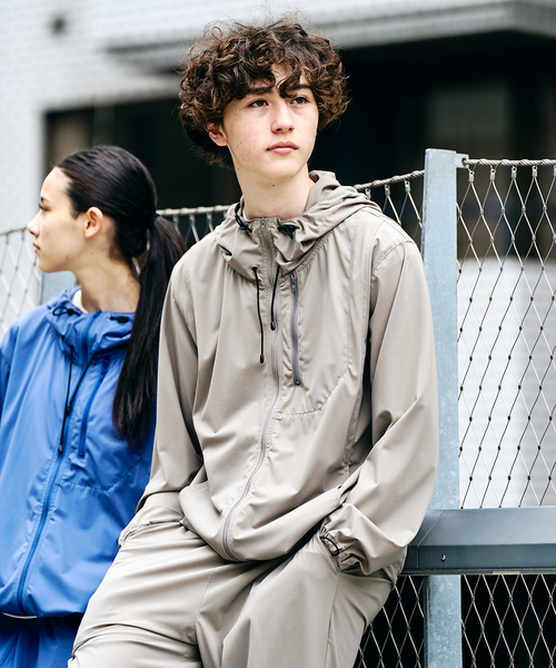 417 EDIFICE（フォーワンセブンエディフィス）の「《追加》"超冷感" UVCUT Freezetec パーカー（パーカー・メンズ・ベージュ/ブラック/チャコールグレー・SMALL/MEDIUM/LARGE）」の12枚目の写真