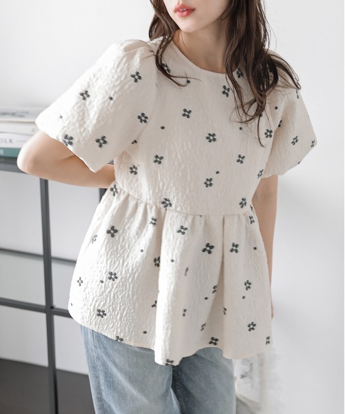 SUGAR BISKET(シュガービスケット)の「フラワージャガードペプラムトップス(Tシャツ/カットソー・レディース・ブラック/アイボリー・フリー)」の10枚目の写真