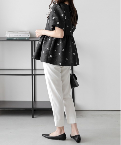 SUGAR BISKET(シュガービスケット)の「フラワージャガードペプラムトップス(Tシャツ/カットソー・レディース・ブラック/アイボリー・フリー)」の18枚目の写真