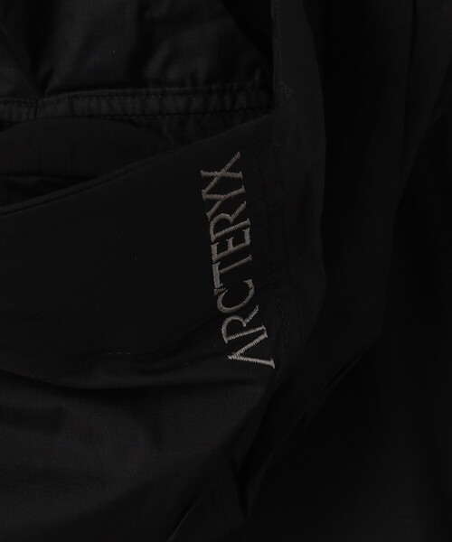 FREAK'S STORE（フリークスストア）の「ARC'TERYX/アークテリクス Atom Lightweight Hoody Women's/アトム ライトウェイト フーディー ウィメンズ（ナイロンジャケット・レディース・ブラック・LARGE）」の11枚目の写真