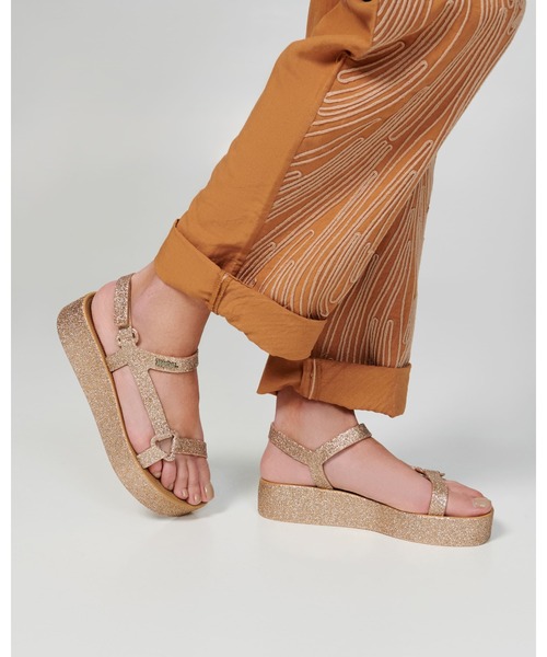melissa(メリッサ)の「MELISSA SUN DOWNTOWN PLATFORM II AD(サンダル・レディース・ブラック/ベージュ・37/38/39/35-36)」の8枚目の写真