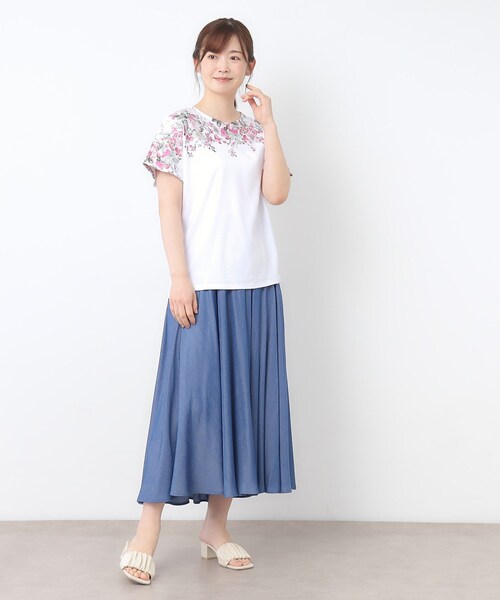 LAURA ASHLEY(ローラアシュレイ)の「【接触冷感/コットン100%】ローズモア柄 ラインTシャツ(Tシャツ/カットソー・レディース・ホワイト系/ネイビー/グレー・38/40)」の20枚目の写真