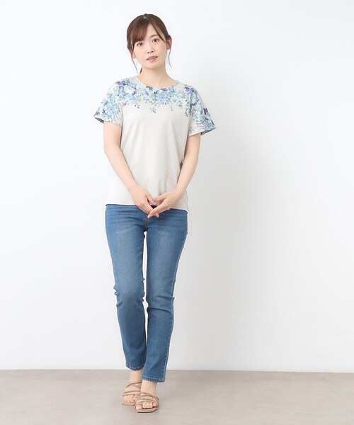 LAURA ASHLEY(ローラアシュレイ)の「【接触冷感/コットン100%】ローズモア柄 ラインTシャツ(Tシャツ/カットソー・レディース・ホワイト系/ネイビー/グレー・38/40)」の16枚目の写真