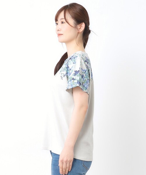 LAURA ASHLEY(ローラアシュレイ)の「【接触冷感/コットン100%】ローズモア柄 ラインTシャツ(Tシャツ/カットソー・レディース・ホワイト系/ネイビー/グレー・38/40)」の8枚目の写真