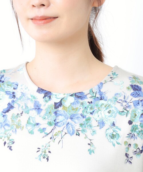 LAURA ASHLEY(ローラアシュレイ)の「【接触冷感/コットン100%】ローズモア柄 ラインTシャツ(Tシャツ/カットソー・レディース・ホワイト系/ネイビー/グレー・38/40)」の6枚目の写真