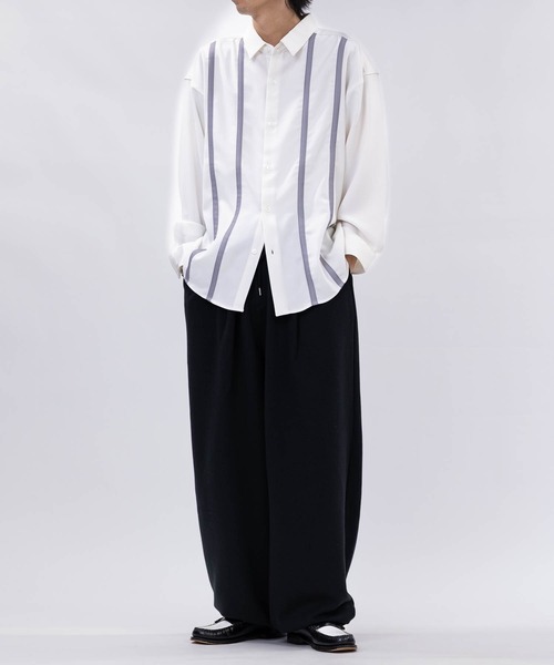 Limited Line Naive Magic(リミテッドラインナイーブマジック)の「【a】〔NAIVE MAGIC〕ナチュラルストレッチ フロントライン ルーズサイズシャツ(シャツ/ブラウス・メンズ・ブルー系1/ブラック系1/ホワイト系1/ホワイト系2/ブラック系2/ブルー系2・MEDIUM/LARGE)」の10枚目の写真