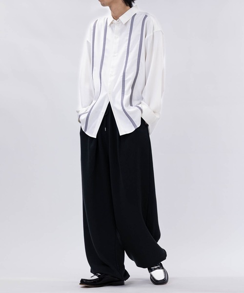 Limited Line Naive Magic(リミテッドラインナイーブマジック)の「【a】〔NAIVE MAGIC〕ナチュラルストレッチ フロントライン ルーズサイズシャツ(シャツ/ブラウス・メンズ・ブルー系1/ブラック系1/ホワイト系1/ホワイト系2/ブラック系2/ブルー系2・MEDIUM/LARGE)」の11枚目の写真