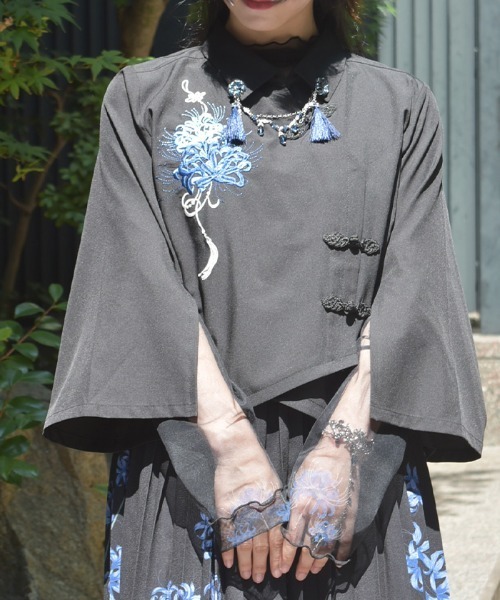 axes femme（アクシーズファム）の「彼岸花刺繍ショートシャツ（シャツ/ブラウス・レディース・ブラック/ネイビー/キナリ・FREE）」の3枚目の写真