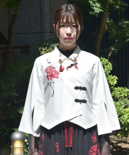 axes femme（アクシーズファム）の「彼岸花刺繍ショートシャツ（シャツ/ブラウス・レディース・ブラック/ネイビー/キナリ・FREE）」の4枚目の写真