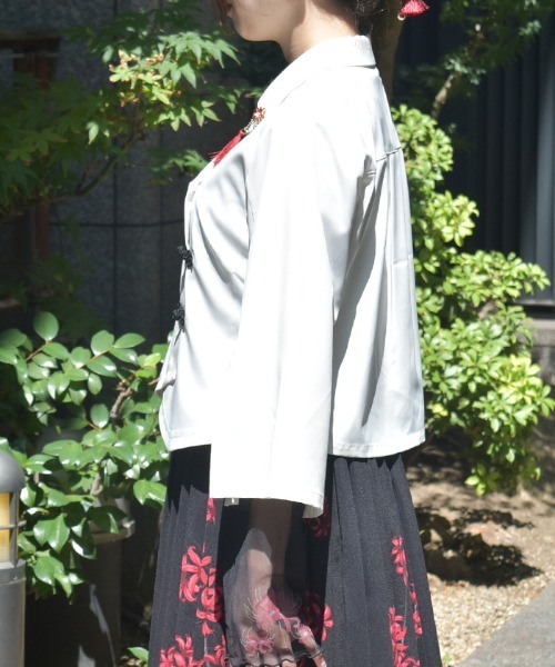 axes femme（アクシーズファム）の「彼岸花刺繍ショートシャツ（シャツ/ブラウス・レディース・ブラック/ネイビー/キナリ・FREE）」の5枚目の写真