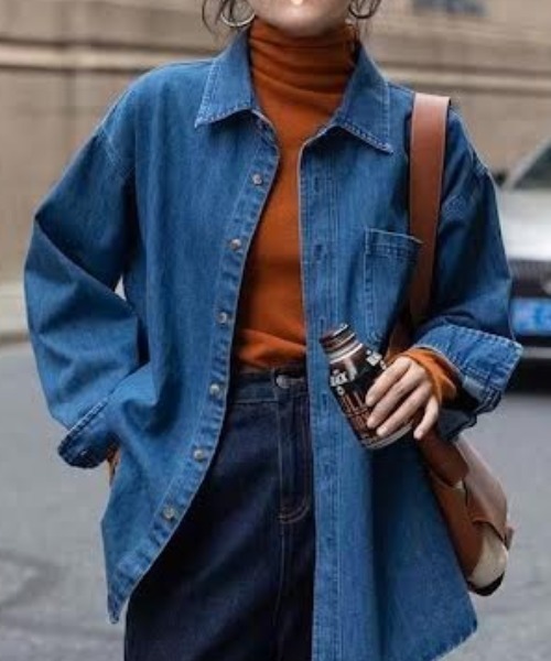 cammie(キャミー)の「デニムシャツ(シャツ/ブラウス・レディース・ブルー・LARGE/MEDIUM)」の1枚目の写真