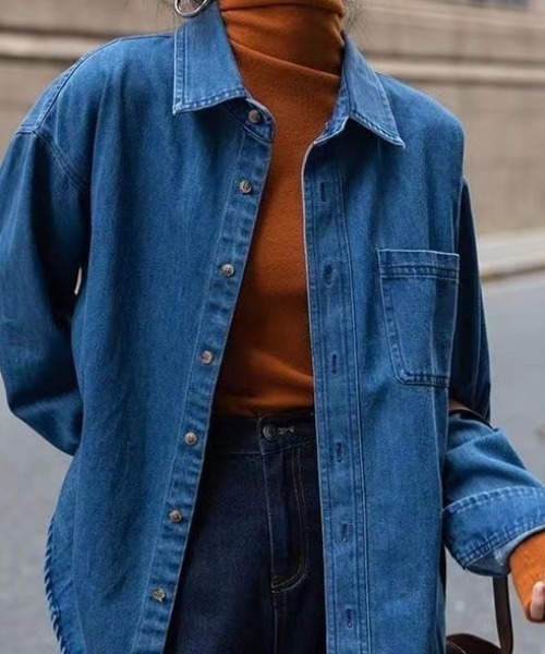 cammie(キャミー)の「デニムシャツ(シャツ/ブラウス・レディース・ブルー・LARGE/MEDIUM)」の5枚目の写真