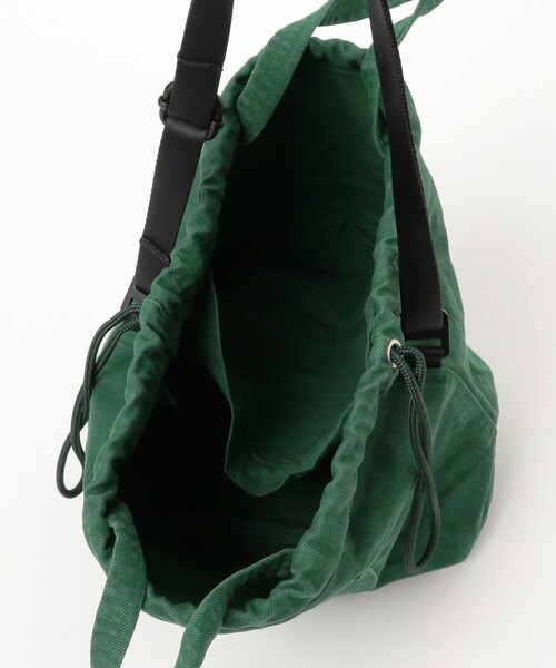 BEAMS BOY（ビームスボーイ）の「【別注】N,P,E / ペイシェントバッグ カラー デニム M（ショルダーバッグ・レディース・ブラウン/ピンク/グリーン/サックスブルー・ONE SIZE）」の10枚目の写真