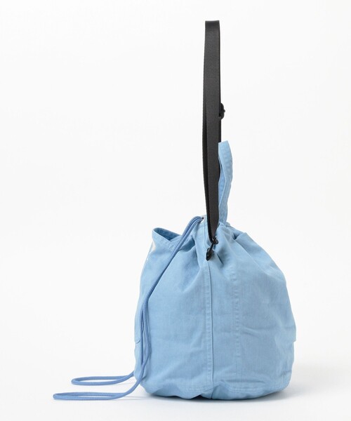 BEAMS BOY（ビームスボーイ）の「【別注】N,P,E / ペイシェントバッグ カラー デニム M（ショルダーバッグ・レディース・ブラウン/ピンク/グリーン/サックスブルー・ONE SIZE）」の11枚目の写真