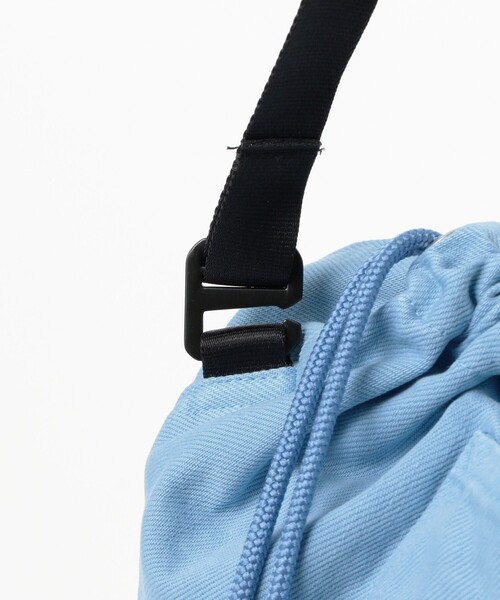 BEAMS BOY（ビームスボーイ）の「【別注】N,P,E / ペイシェントバッグ カラー デニム M（ショルダーバッグ・レディース・ブラウン/ピンク/グリーン/サックスブルー・ONE SIZE）」の14枚目の写真