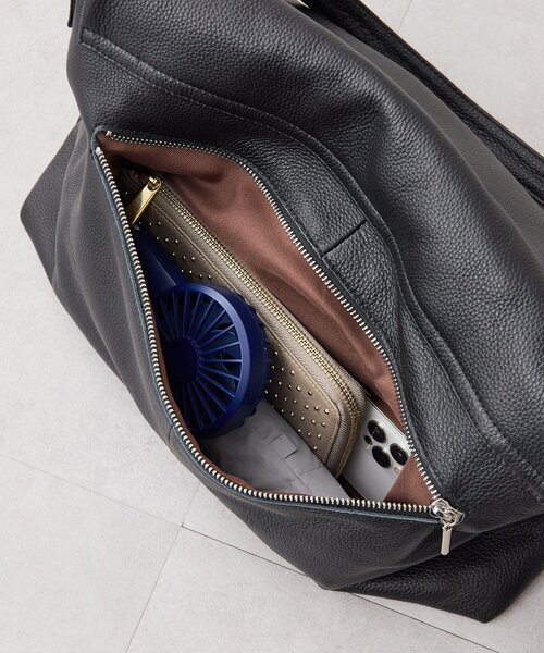 ear PAPILLONNER（イアパピヨネ）の「レザーフラップワンハンドル