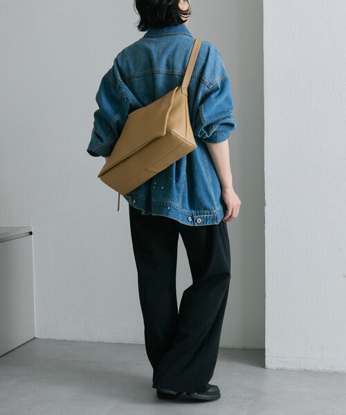 ear PAPILLONNER / レザーフラップ/ワンハンドルバッグ/トートバッグ/レザー/ベージュ/EAZ1052212A0005 レザーフラップワンハンドルバッグ（トートバッグ）｜ear PAPILLONNER