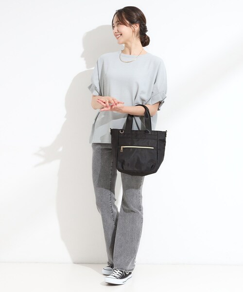 SHOO・LA・RUE(シューラルー)の「【撥水】フロントファスナーポケットトートバッグ【2WAY】(トートバッグ・レディース・キャメル/ブラック/ナチュラル・00)」の6枚目の写真